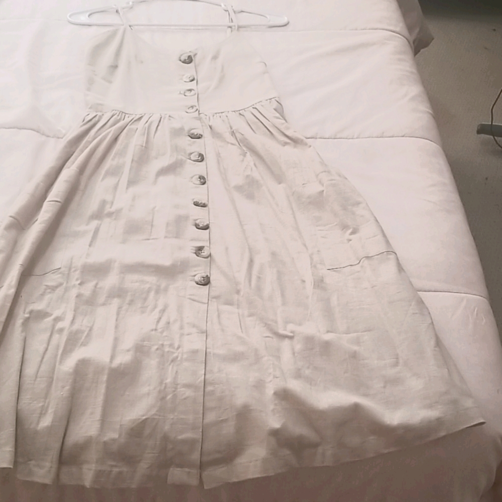 A beige dres